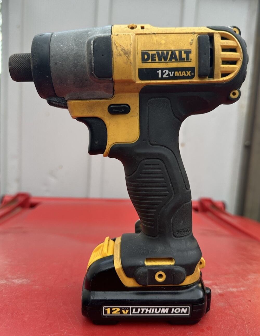 DeWALT DCF815 12V MAX 1/4” Cordless Impact Driver w/ 1.5Ah Battery W/Bag